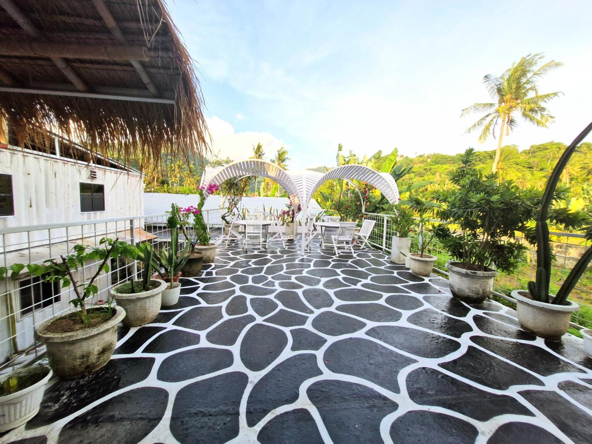 Karcof Container Hostel Senggigi Exterior foto